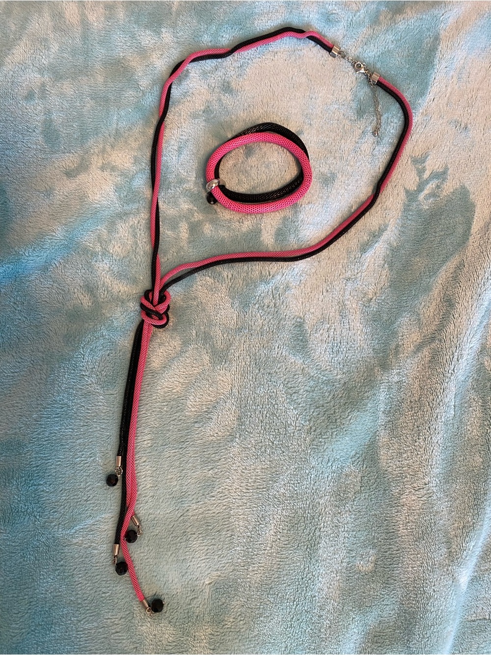 NWOT Pink and Black Metal Mesh Cord Lariat Necklace with Matching Bracelet